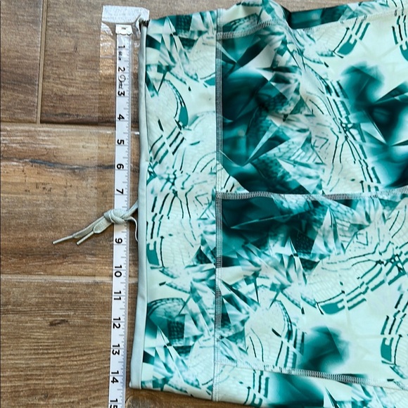 Adidas Green Leggings with Dynamic Design - Picture 4 of 5